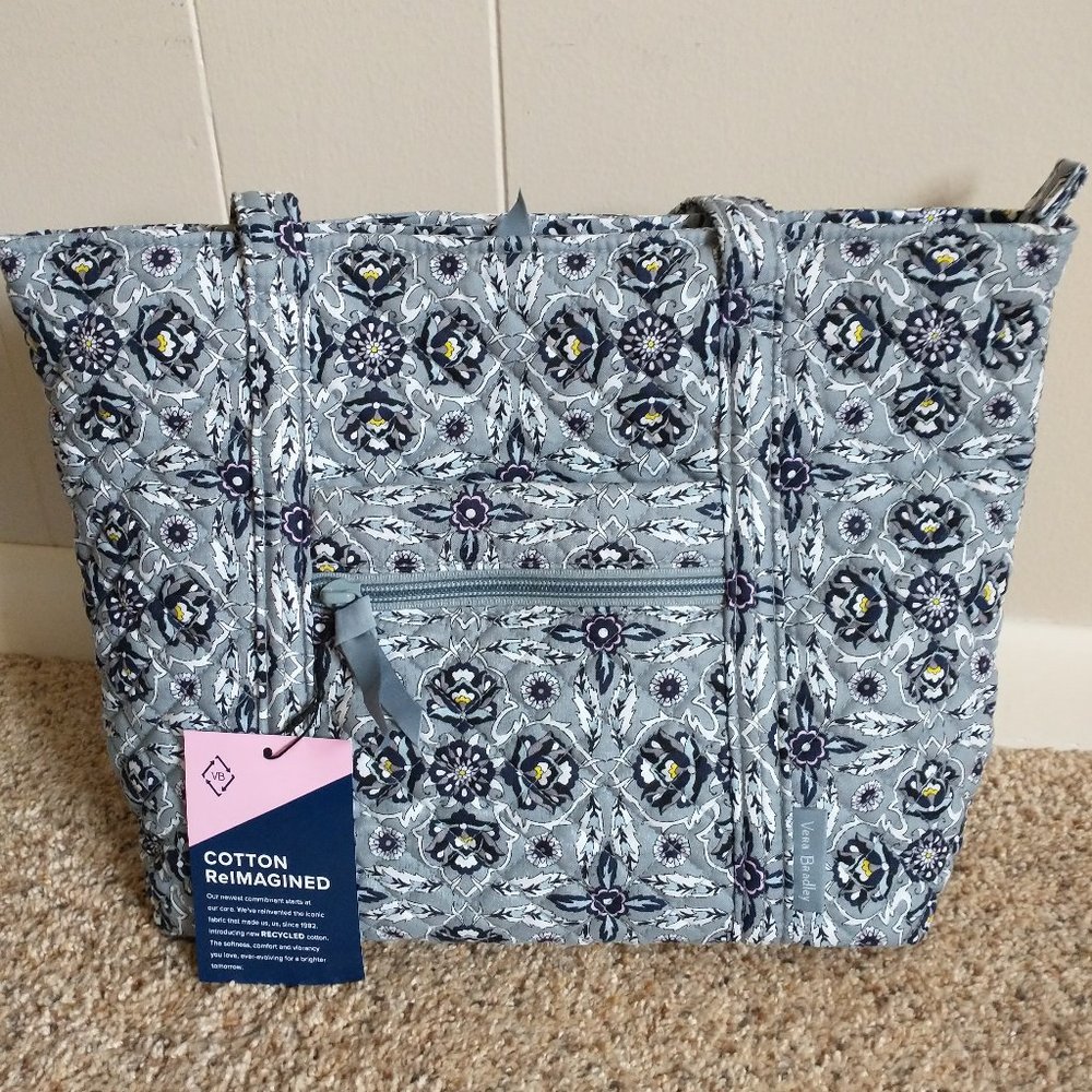 Vera Bradley small tote great